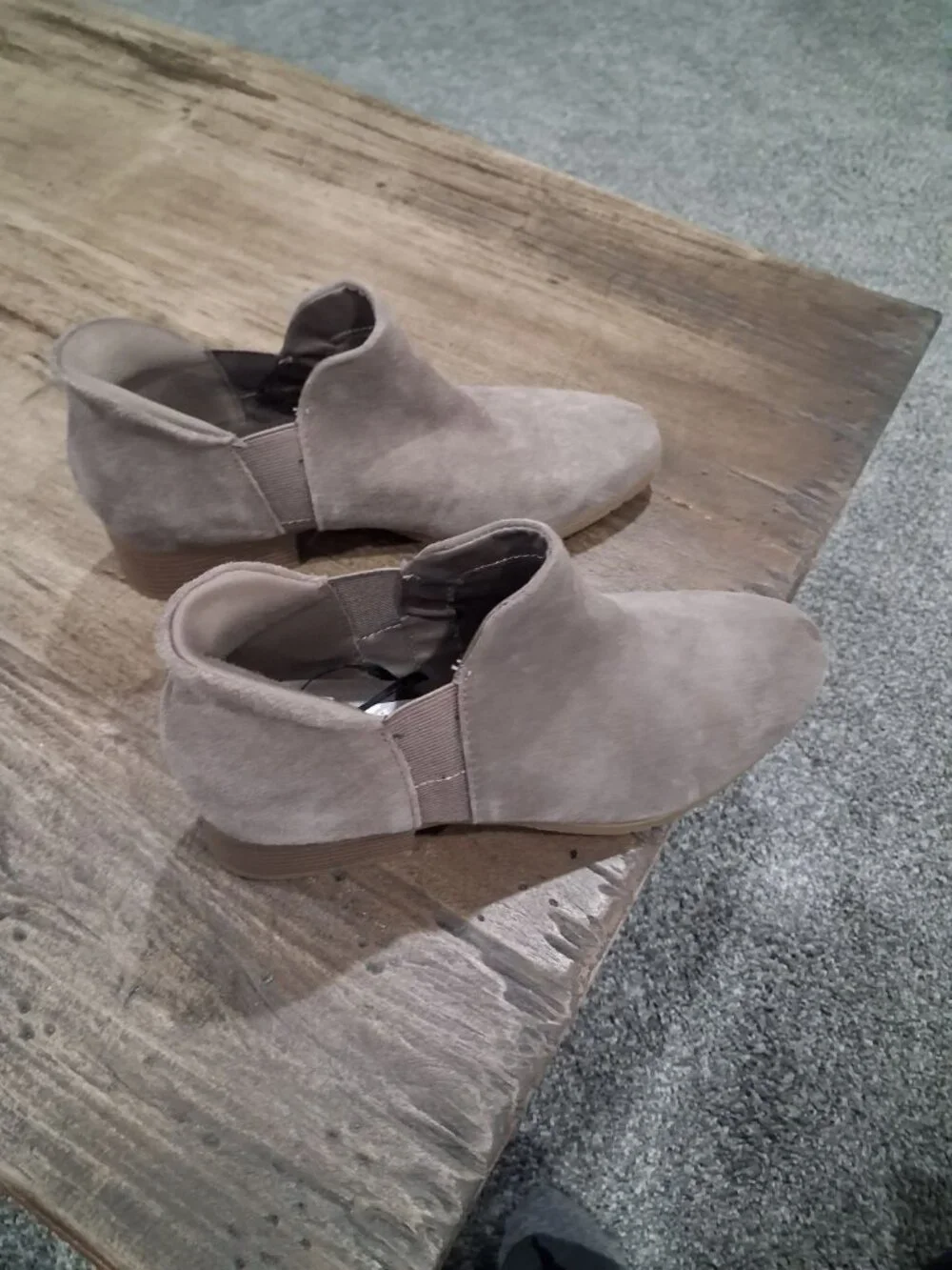 Kenneth Cole Reaction Sarafina Easy-On Ankle Boots – Concrete Suede – Size 7.5 (